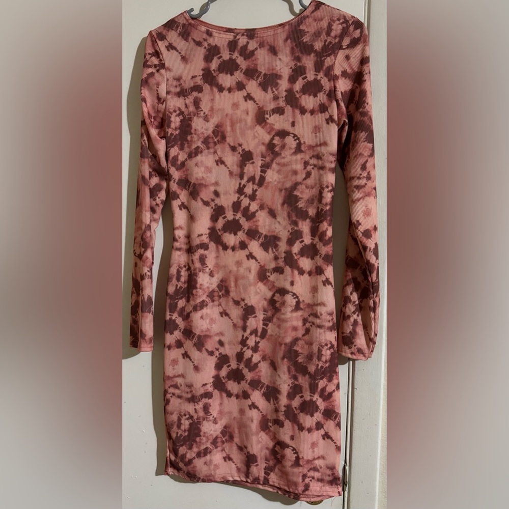 Dress - Picture 2 of 4
